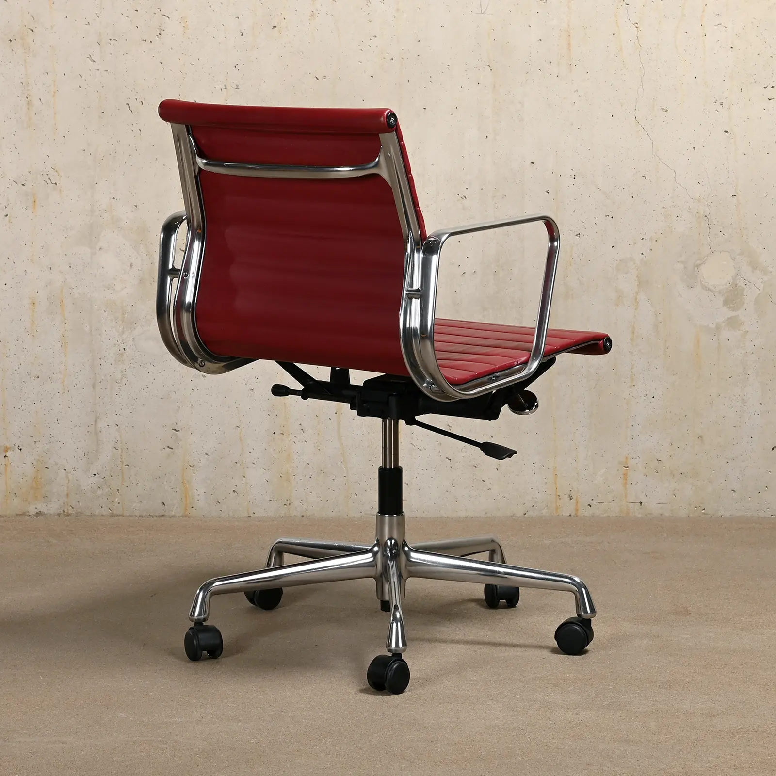 Charles & Ray Eames Office Chair EA117 Vitra