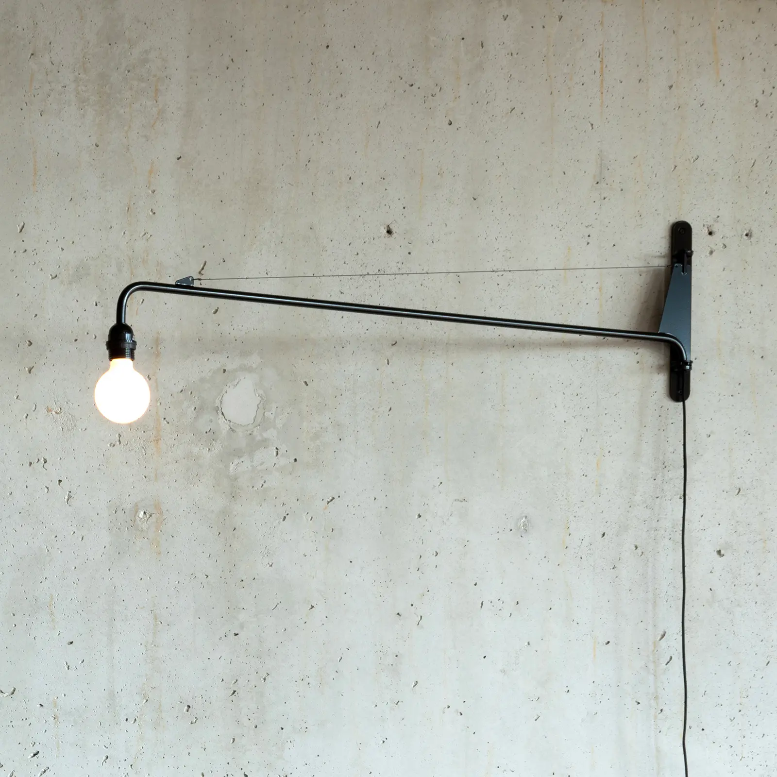 Jean Prouvé Petit Potence Lamp Black Vitra