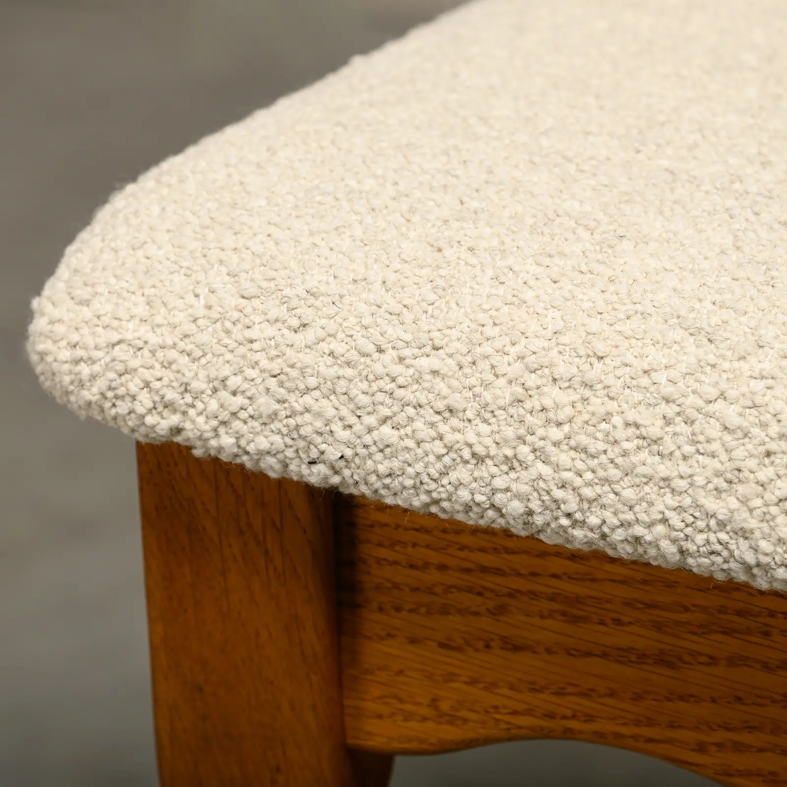 Henning Kjærnulf Set of 4 Razorblade Model 54 Dining Chairs in Off-White Bouclé and Oak