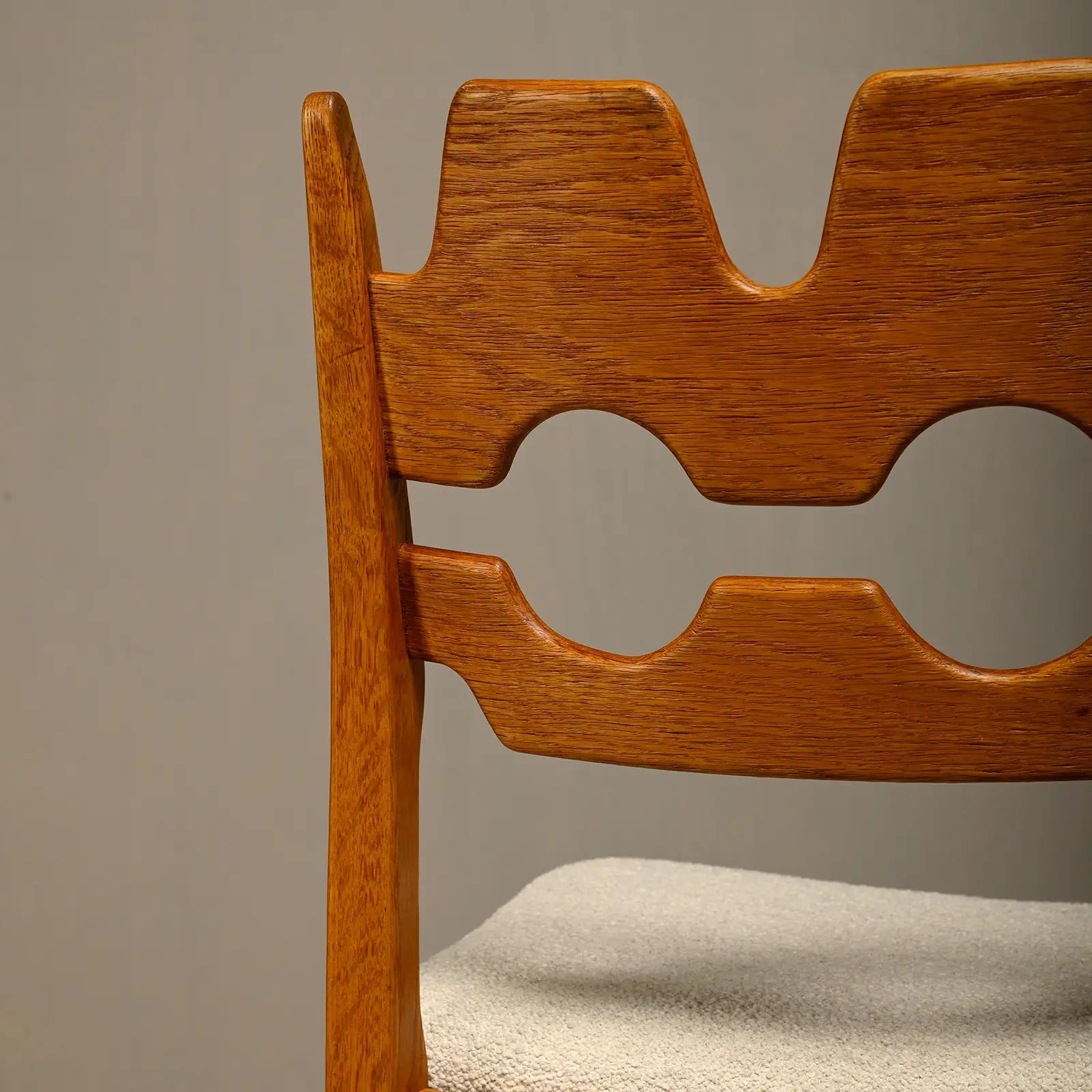 Henning Kjærnulf Set of 4 Razorblade Model 54 Dining Chairs in Off-White Bouclé and Oak