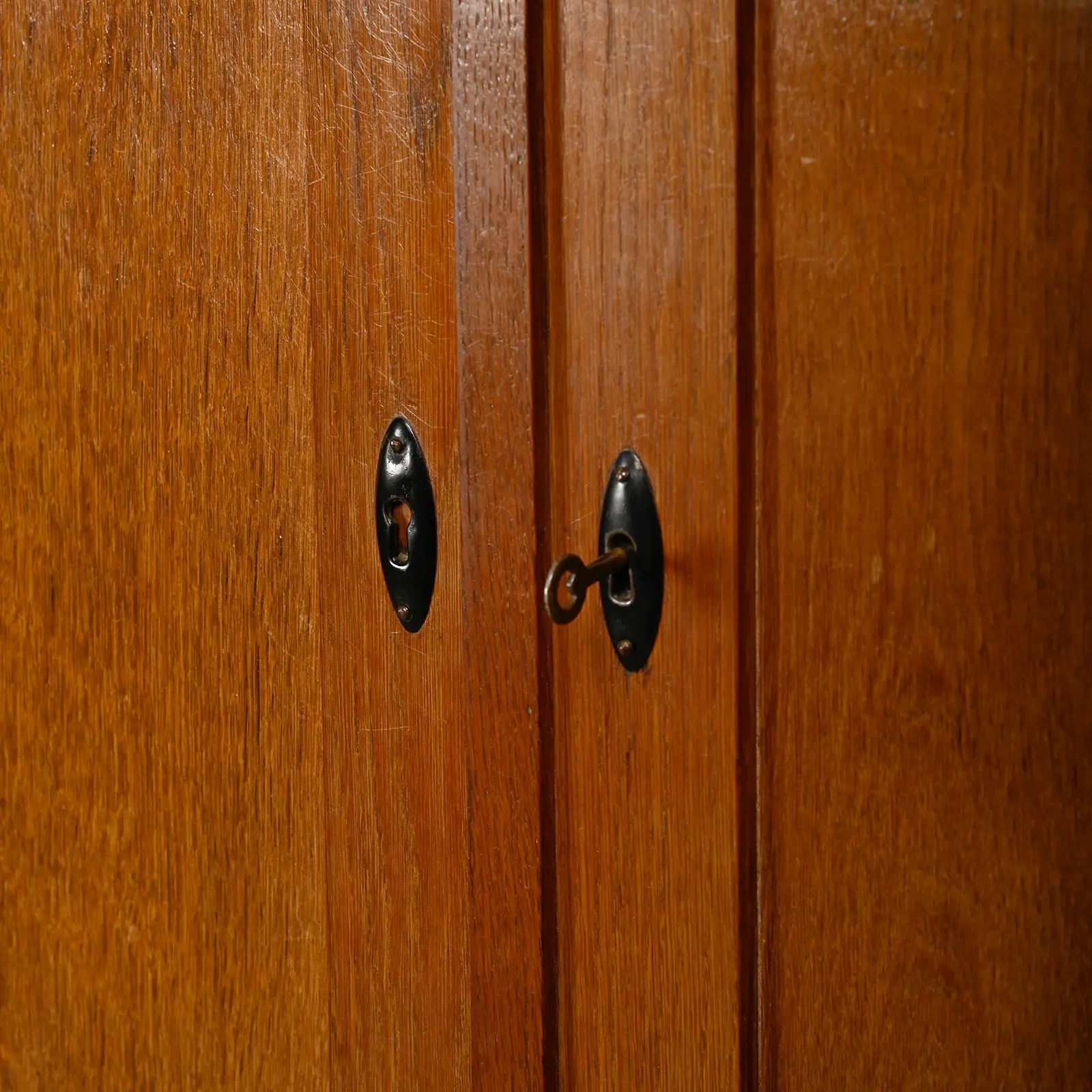 ArtDeco_Cupboard_2402_W13