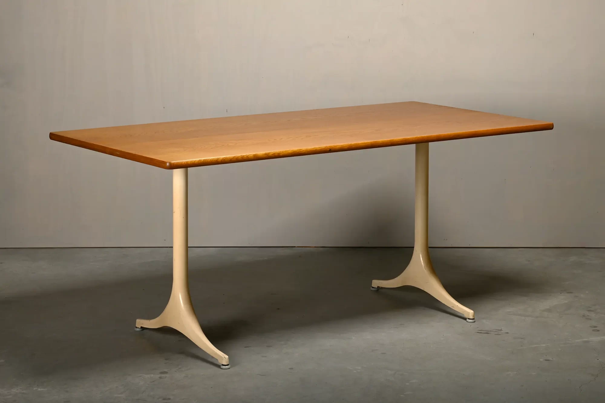 George Nelson Pedestal Table with Oak table top for Herman Miller and Vitra