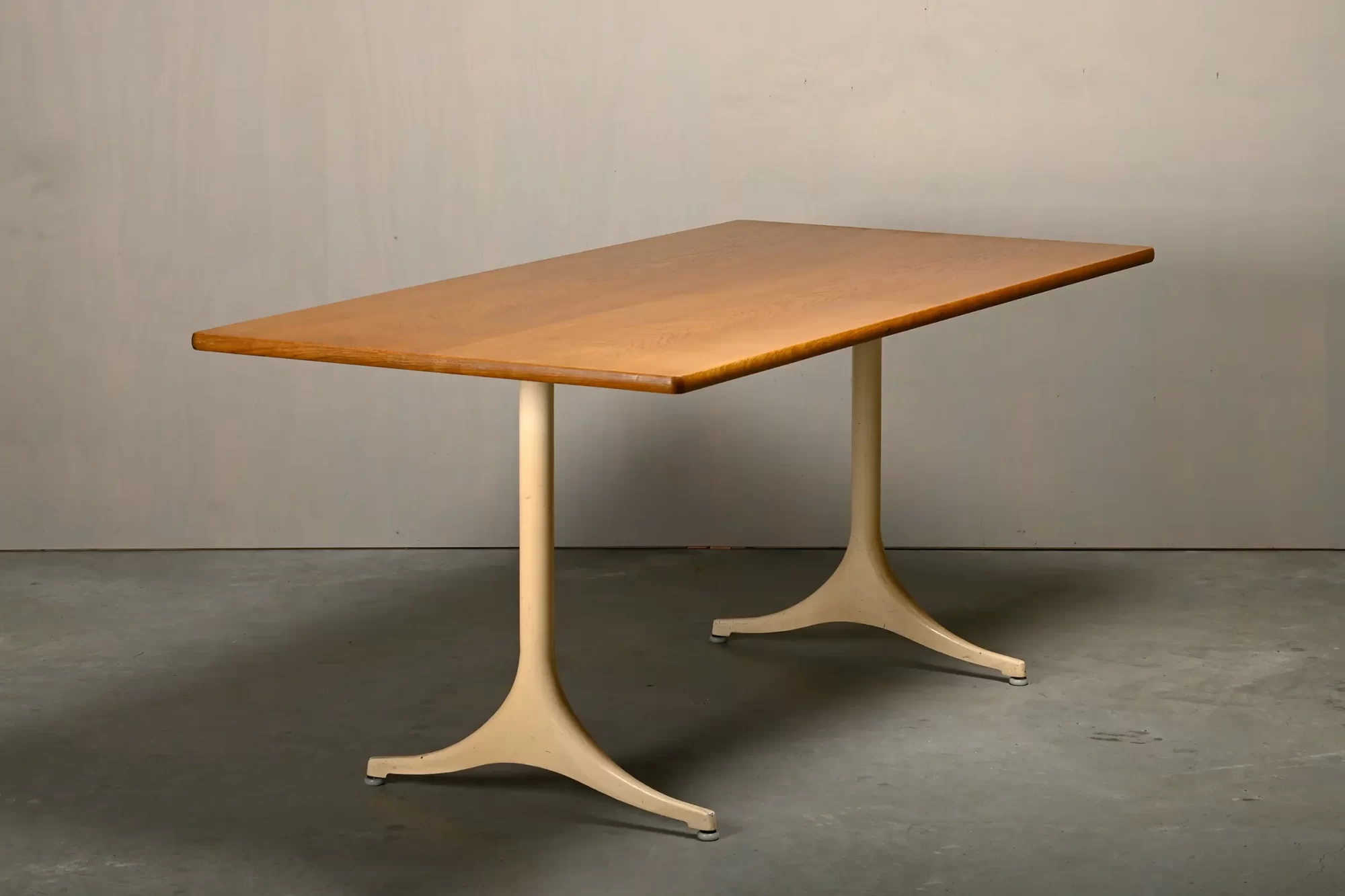 George Nelson Pedestal Table with Oak table top for Herman Miller and Vitra