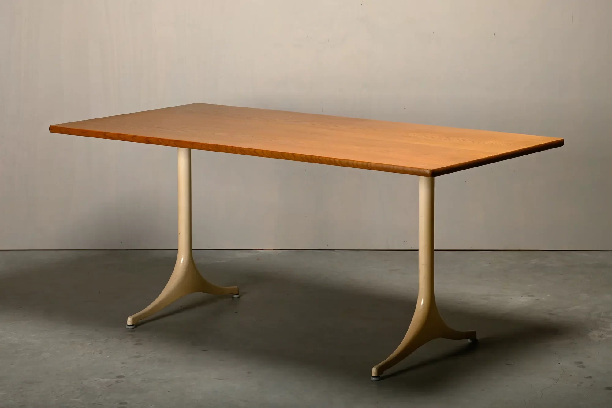 George Nelson Pedestal Table with Oak table top for Herman Miller and Vitra