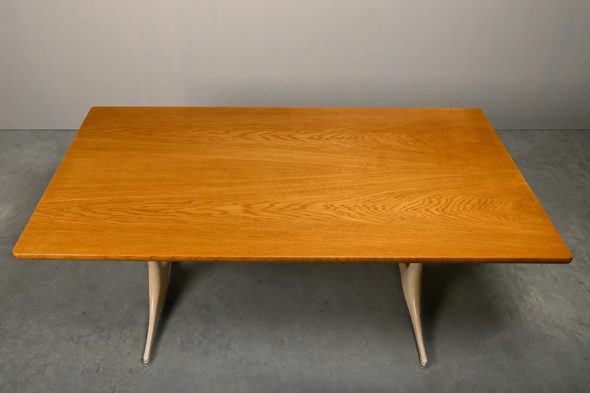 George Nelson Pedestal Table with Oak table top for Herman Miller and Vitra