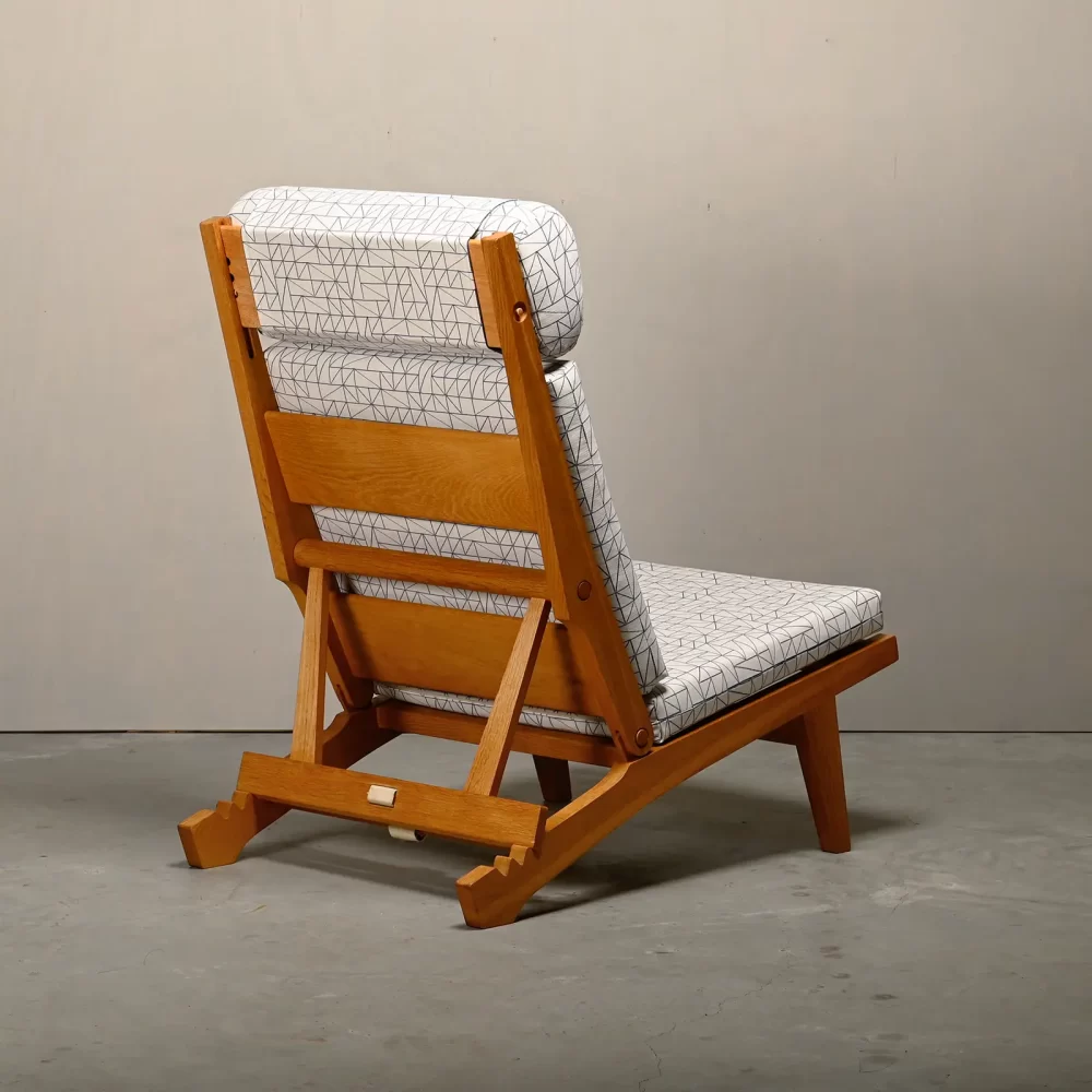 Hans J. Wegner AP71 Lounge Chair