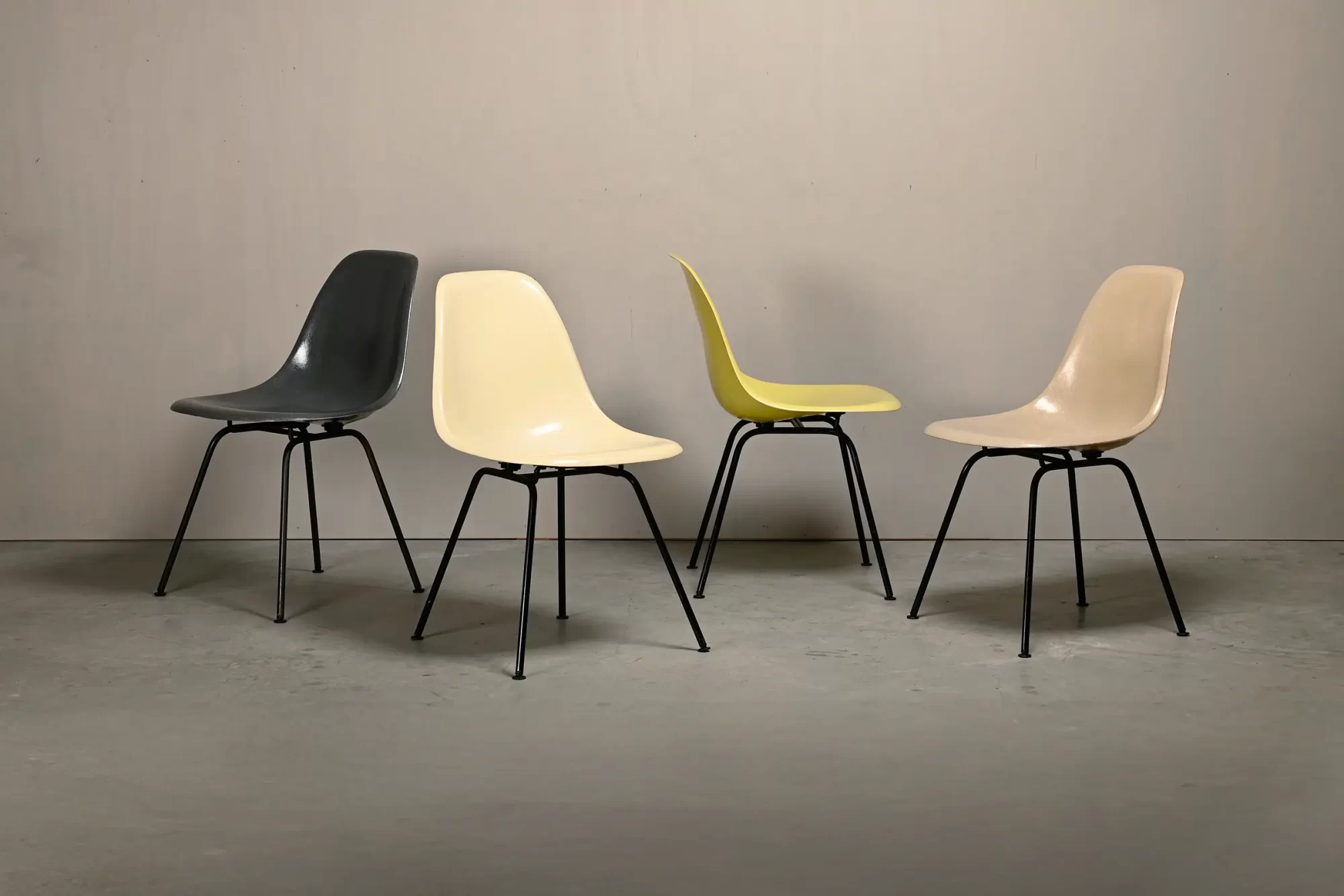 Charles & Ray Eames DSX Fiberglass Side Chairs multicolor set for Herman Miller, Elephant Hide Grey, Parchment, Lemon Yellow, Greige
