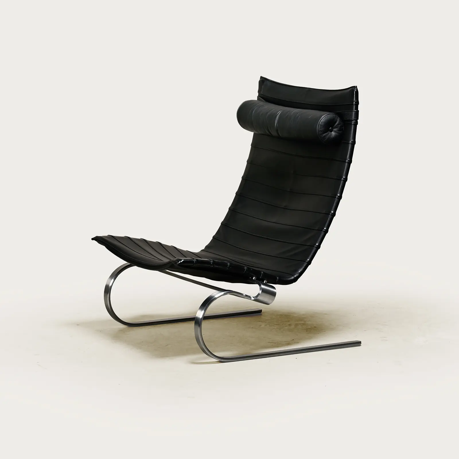 Poul Kjærholm PK20 Lounge Chair
