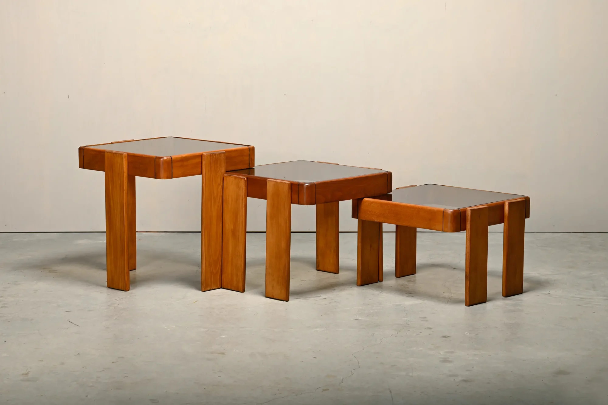Gianfranco Frattini Nesting Tables in stained wood for Cassina and Meblo, 1970’s