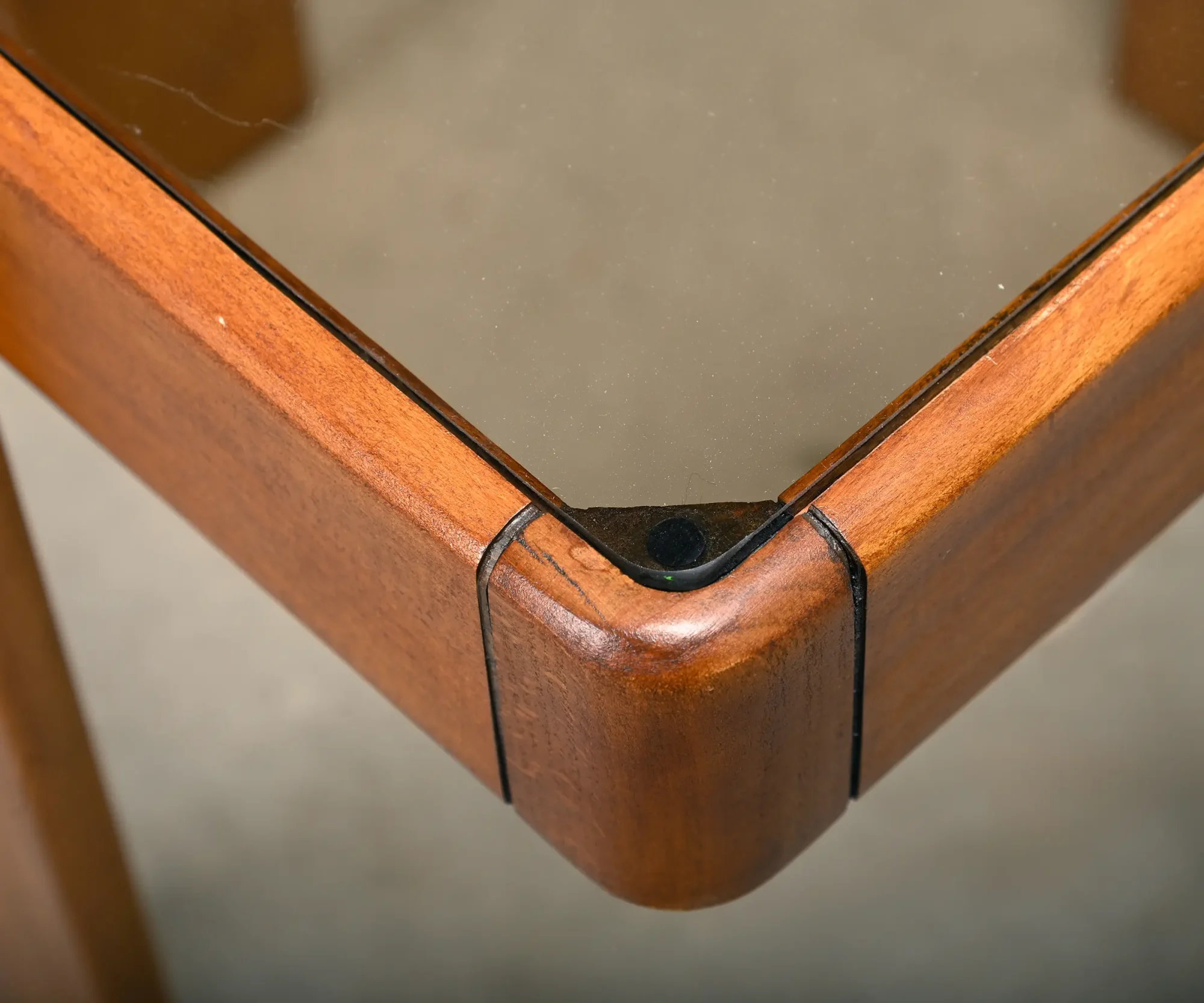 Gianfranco Frattini Nesting Tables in stained wood for Cassina and Meblo, 1970’s