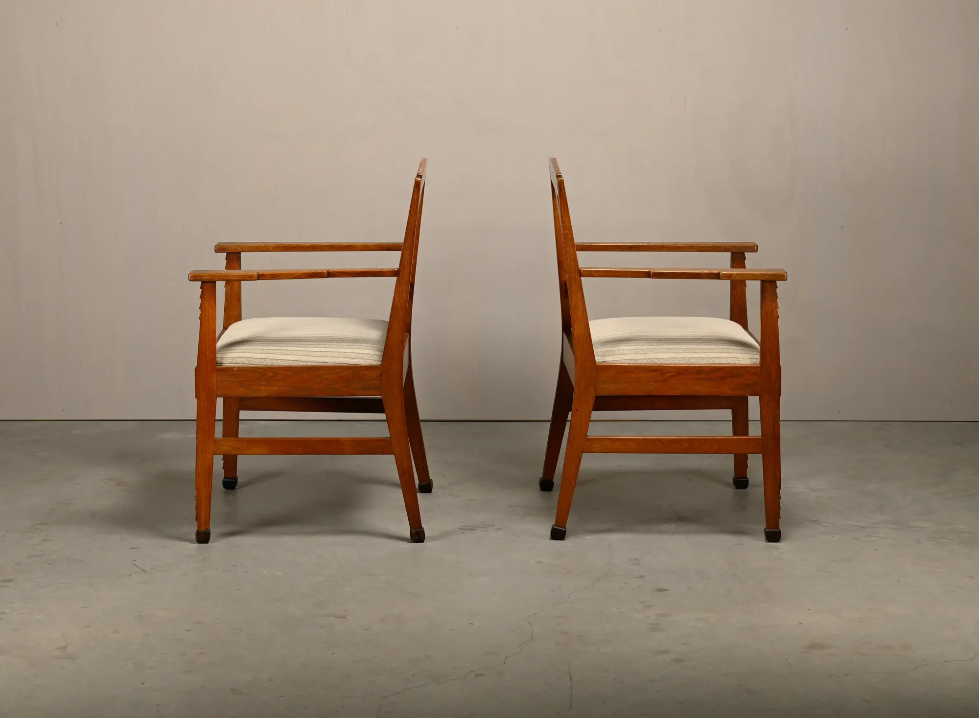 Vintage armchairs in solid oak and striped fabric