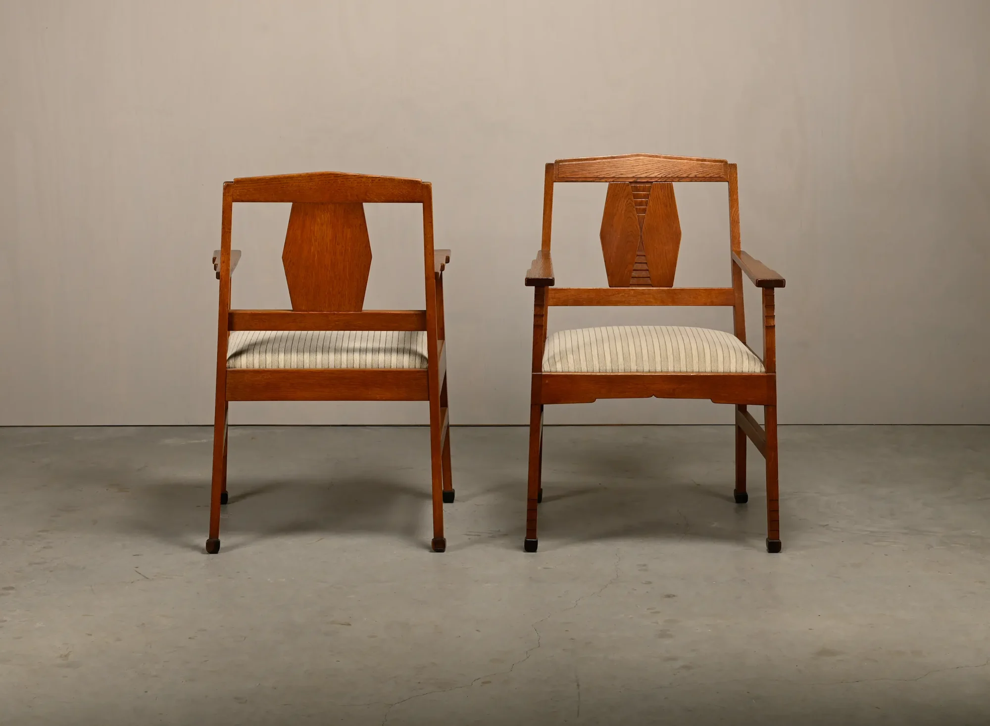 Vintage armchairs in solid oak and striped fabric