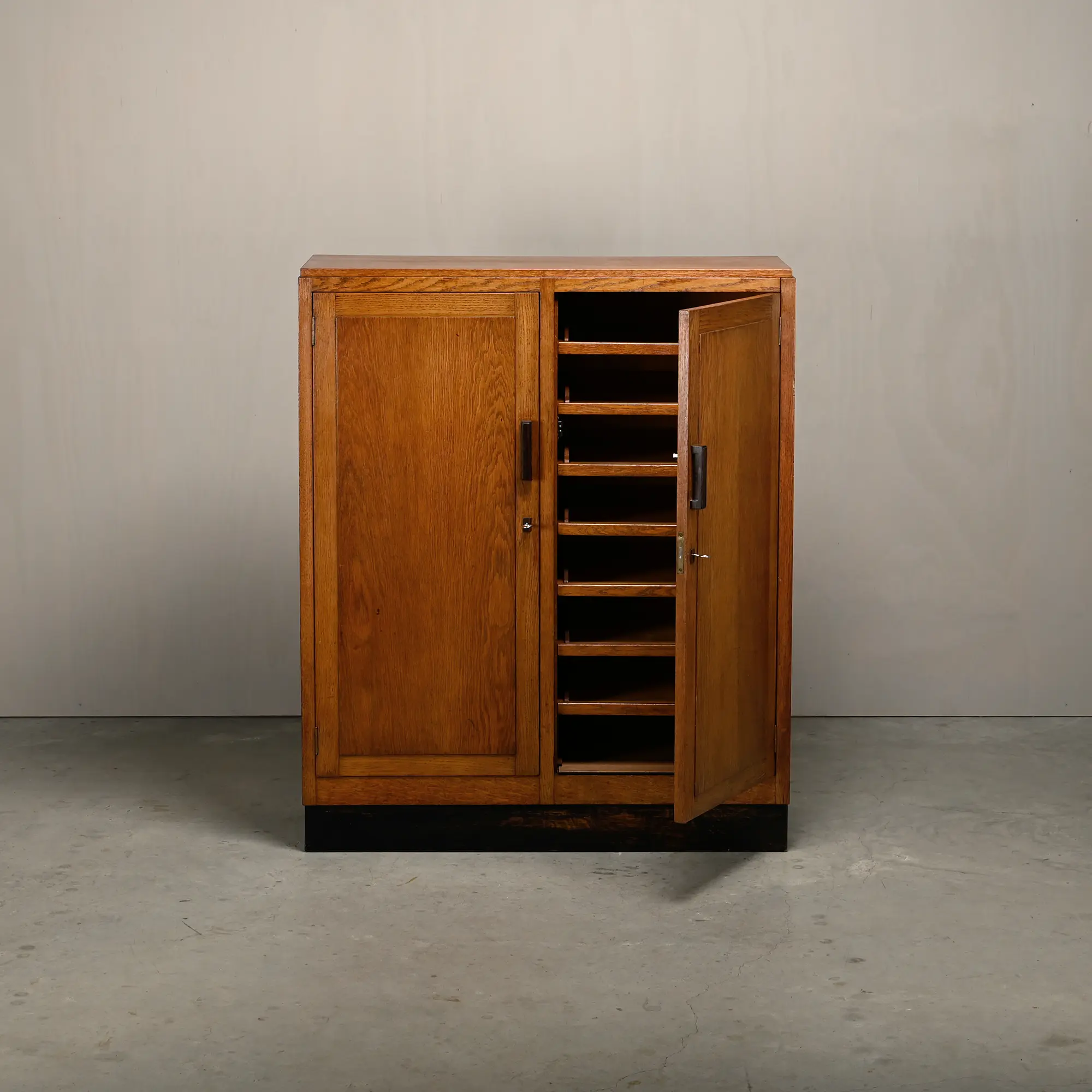 Modernist Oak Archive Cabinet / Chest of Drawers in Amsterdam School style